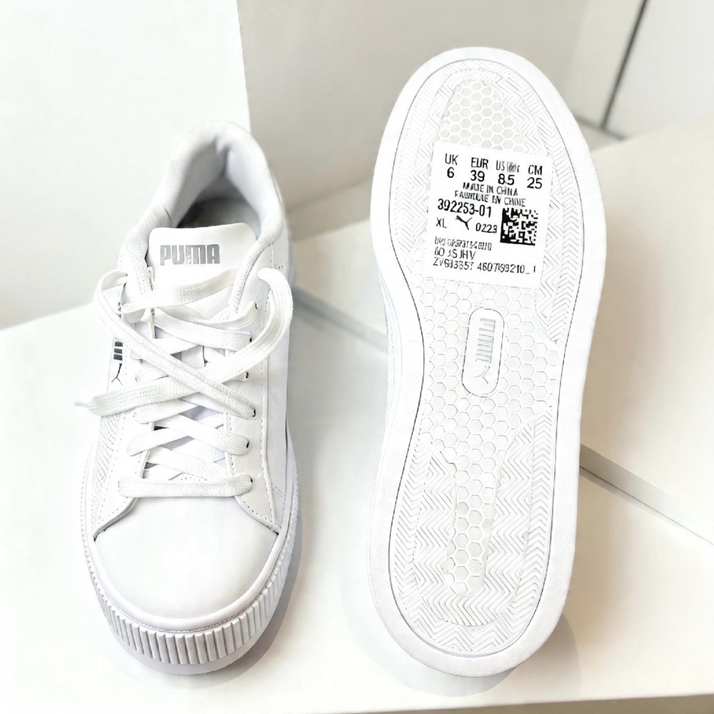 PUMA Smash Platform V3 White Leather Sneakers Size 8.5 or 39